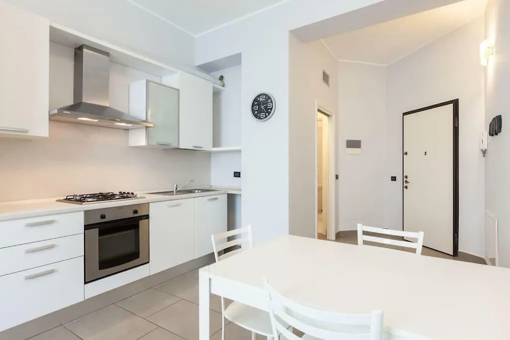 Apartment Spacious And New Apt In Citta Studi Milan